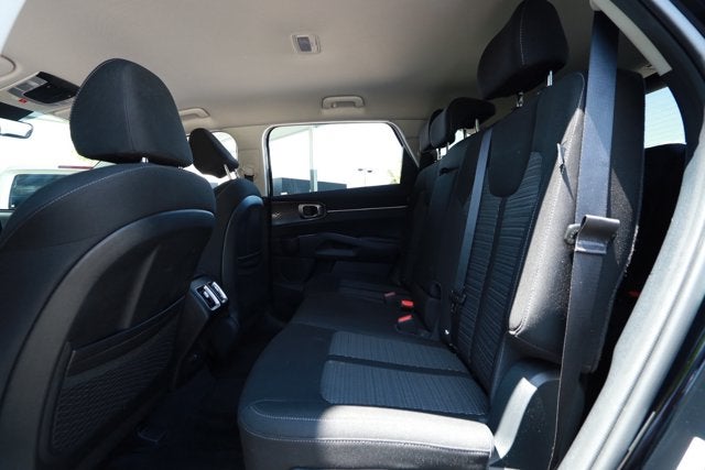 2025 Kia Sorento LX