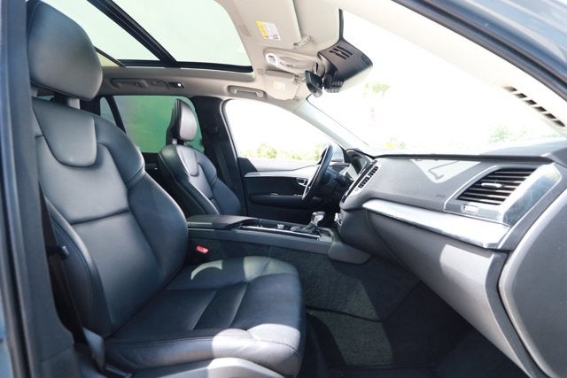 2021 Volvo XC90 Momentum