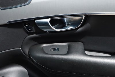 2021 Volvo XC90 Momentum