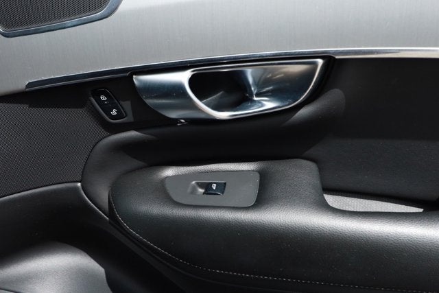 2021 Volvo XC90 Momentum